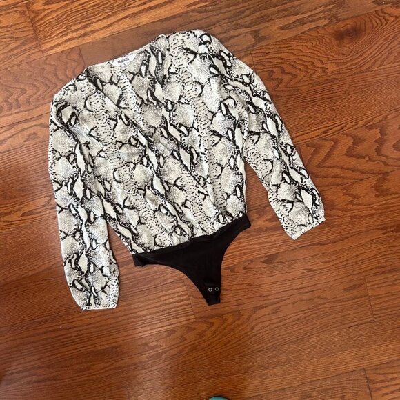 BB DAKOTA Women's Snake The Cake Satin Bodysuit Size Small Snakeskin Print - Picture 9 of 15